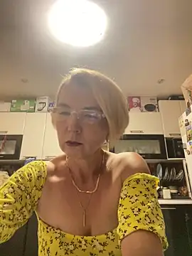 VasylynaLove421 online show from 09-16-25, 07:15