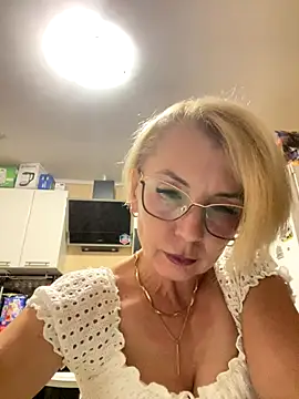 VasylynaLove421 online show from 09-22-25, 06:54
