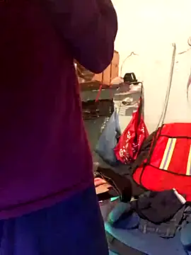 Snapshot of Calivazil chatting on 10-06-25, 04:54 Calivazil online show from 10-06-25, 04:54