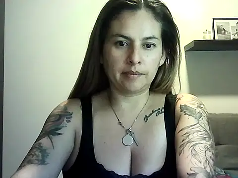 Snapshot of Valery__Rouse_ chatting on 04-22-26, 10:55 Valery Rouse online show from 04-22-26, 10:55