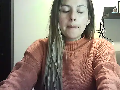 Snapshot of Valery__Rouse_ chatting on 04-26-26, 03:59 Valery Rouse online show from 04-26-26, 03:59