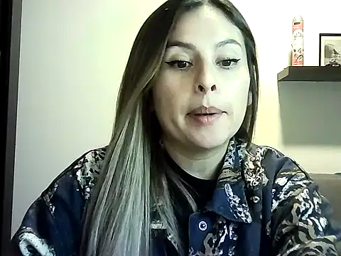 Snapshot of Valery__Rouse_ chatting on 06-27-26, 04:17 Valery Rouse online show from 06-27-26, 04:17
