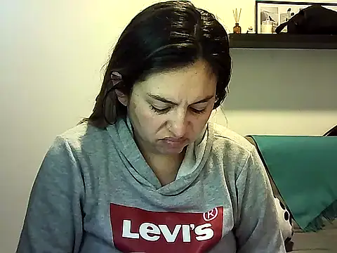 Snapshot of Valery__Rouse_ chatting on 07-14-26, 01:39 Valery Rouse online show from 07-14-26, 01:39