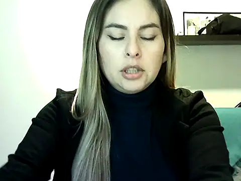 Snapshot of Valery__Rouse_ chatting on 07-15-26, 01:44 Valery Rouse online show from 07-15-26, 01:44