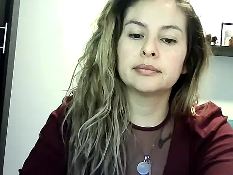 Snapshot of Valery__Rouse_ chatting on 08-03-26, 08:23 Valery Rouse online show from 08-03-26, 08:23