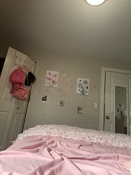 Snapshot of gigifox220 chatting on 10-08-25, 04:54 gigifox220 online show from 10-08-25, 04:54