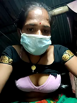 Snapshot of Hot-honi chatting on 09-18-25, 01:46 Hot-honi online show from 09-18-25, 01:46