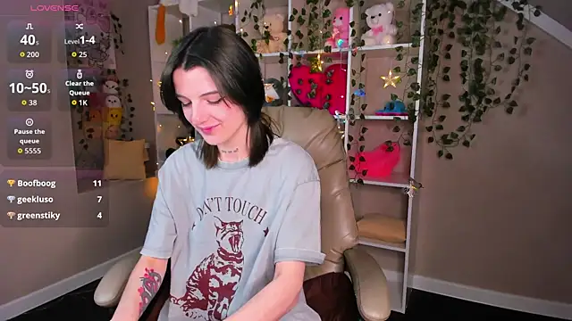 Lynn Martin online show from 11-27-25, 01:02