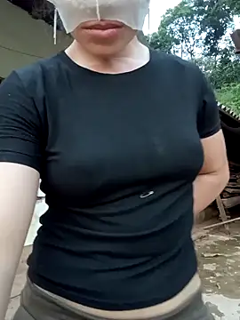 Snapshot of liss-su chatting on 09-19-25, 11:00 liss-su online show from 09-19-25, 11:00