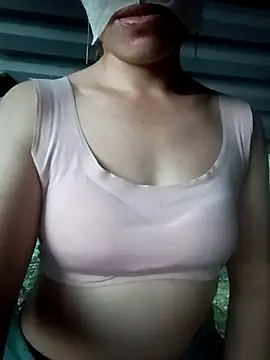 Snapshot of liss-su chatting on 09-20-25, 11:11 liss-su online show from 09-20-25, 11:11