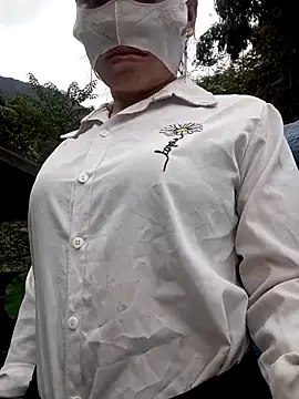 Snapshot of liss-su chatting on 09-23-25, 11:30 liss-su online show from 09-23-25, 11:30