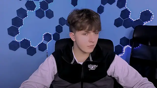 travis wolf  online show from 04-17-26, 08:50