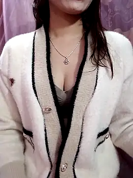 Snapshot of CherryBeii chatting on 10-22-25, 03:23 CherryBeii online show from 10-22-25, 03:23