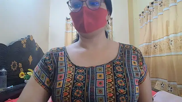 Snapshot of Elena_cruz5 chatting on 06-18-26, 09:14 Elena cruz5 online show from 06-18-26, 09:14