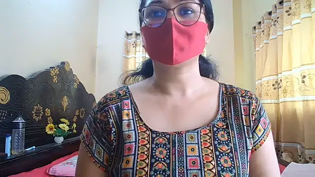 Snapshot of Elena_cruz5 chatting on 06-19-26, 04:28 Elena cruz5 online show from 06-19-26, 04:28