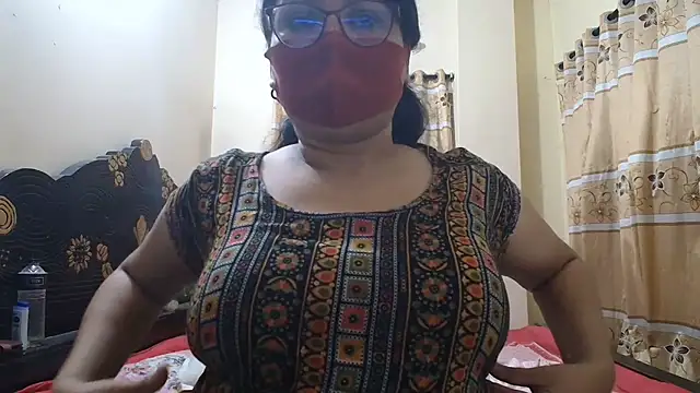 Snapshot of Elena_cruz5 chatting on 06-24-26, 06:51 Elena cruz5 online show from 06-24-26, 06:51