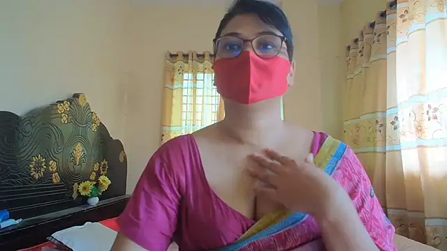 Snapshot of Elena_cruz5 chatting on 07-14-26, 04:06 Elena cruz5 online show from 07-14-26, 04:06