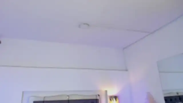 Snapshot of lea_walkerr chatting on 04-21-26, 01:42 lea walkerr online show from 04-21-26, 01:42