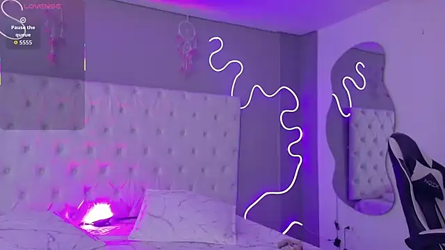 Emma visconti online show from 12-17-25, 04:57