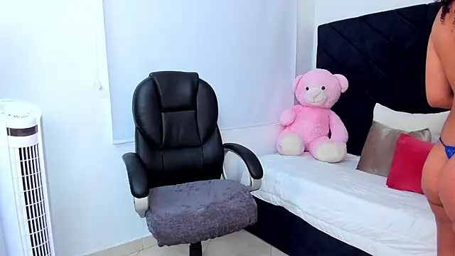 Snapshot of kate_lua chatting on 11-07-25, 12:16 kate lua online show from 11-07-25, 12:16