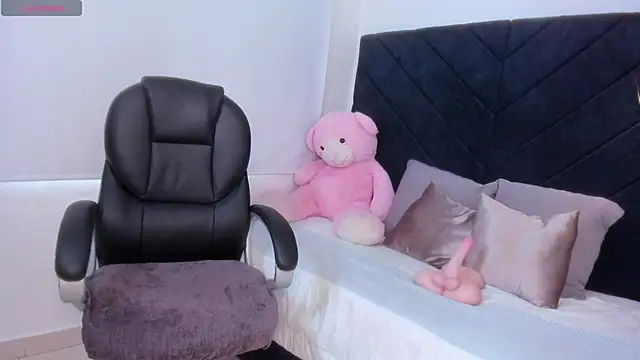 Snapshot of kate_lua chatting on 01-10-26, 01:02 kate lua online show from 01-10-26, 01:02