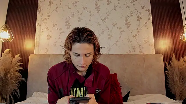 Snapshot of DarcyCullen chatting on 09-19-25, 11:33 DarcyCullen online show from 09-19-25, 11:33