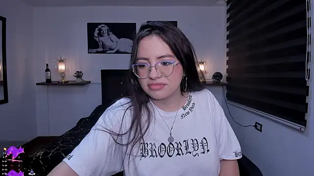 Snapshot of Barbara_Jonesss_4 chatting on 09-20-25, 07:04 Barbara Jonesss 4 online show from 09-20-25, 07:04