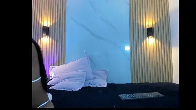 Valentinaliux  online show from 10-14-25, 09:26