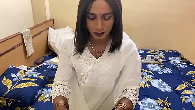 LuvLayla online show from 03-17-26, 07:39