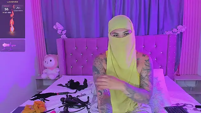 Nayla-Mouna online show from 04-07-26, 07:20