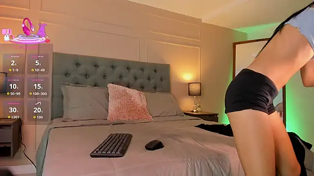 ALICESANDOVAL online show from 10-04-25, 11:19