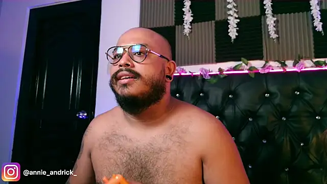  leda swan  online show from 03-29-26, 09:09