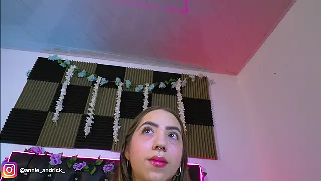 Snapshot of _leda_swan_ chatting on 07-08-26, 10:09 leda swan online show from 07-08-26, 10:09