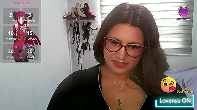 Vesper Vixen online show from 10-14-25, 02:18