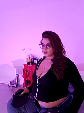 Vesper Vixen online show from 12-18-25, 05:52