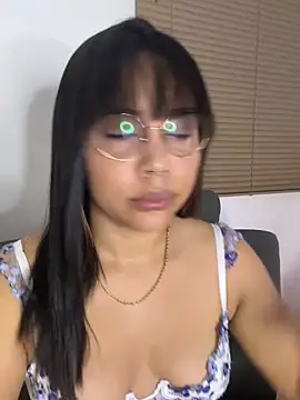 Snapshot of P_A_U_L_I_N_A_ chatting on 02-27-26, 03:17 P A U L I N A online show from 02-27-26, 03:17