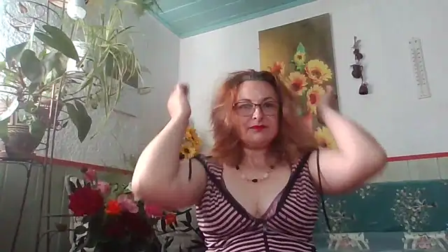 Snapshot of ZhannaLove480 chatting on 06-19-26, 05:56 ZhannaLove480 online show from 06-19-26, 05:56