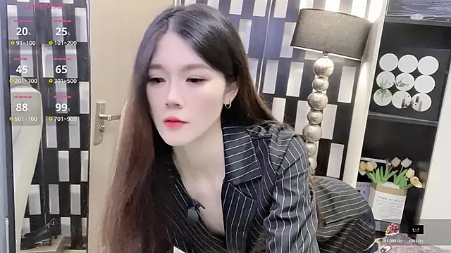 Yueyue-MM online show from 11-28-25, 02:03