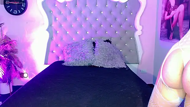 Honey Moontsts online show from 03-04-26, 12:00