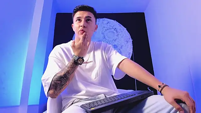 liaamsmiith  online show from 10-26-25, 12:55