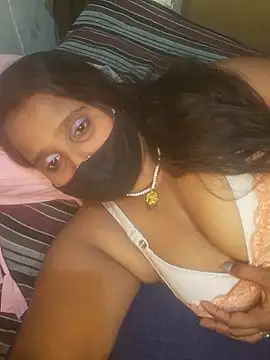 Snapshot of Minu_love chatting on 06-20-26, 04:32 Minu love online show from 06-20-26, 04:32
