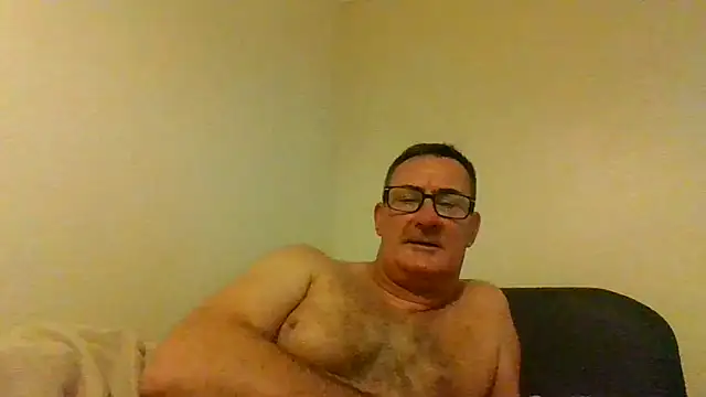 Snapshot of goldenman59 chatting on 10-03-25, 11:40 goldenman59 online show from 10-03-25, 11:40