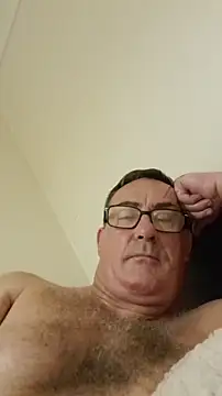 Snapshot of goldenman59 chatting on 10-14-25, 11:05 goldenman59 online show from 10-14-25, 11:05