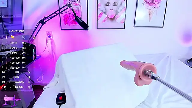 little ivonne online show from 11-11-25, 08:31