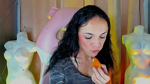 Snapshot of Cristal_Gem1 chatting on 06-04-26, 11:27 Cristal Gem1 online show from 06-04-26, 11:27