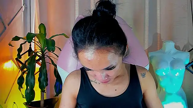 Snapshot of Cristal_Gem1 chatting on 06-17-26, 11:45 Cristal Gem1 online show from 06-17-26, 11:45