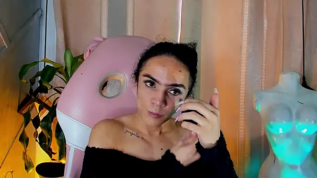 Snapshot of Cristal_Gem1 chatting on 06-27-26, 08:58 Cristal Gem1 online show from 06-27-26, 08:58
