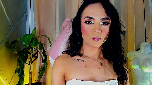 Snapshot of Cristal_Gem1 chatting on 07-05-26, 04:19 Cristal Gem1 online show from 07-05-26, 04:19