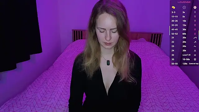 Snapshot of LyraHotty chatting on 03-27-26, 09:14 LyraHotty online show from 03-27-26, 09:14