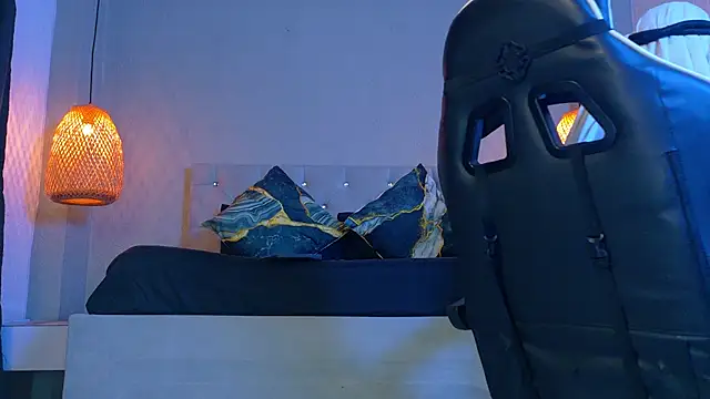 Thaiel Fosteer online show from 04-19-26, 10:03